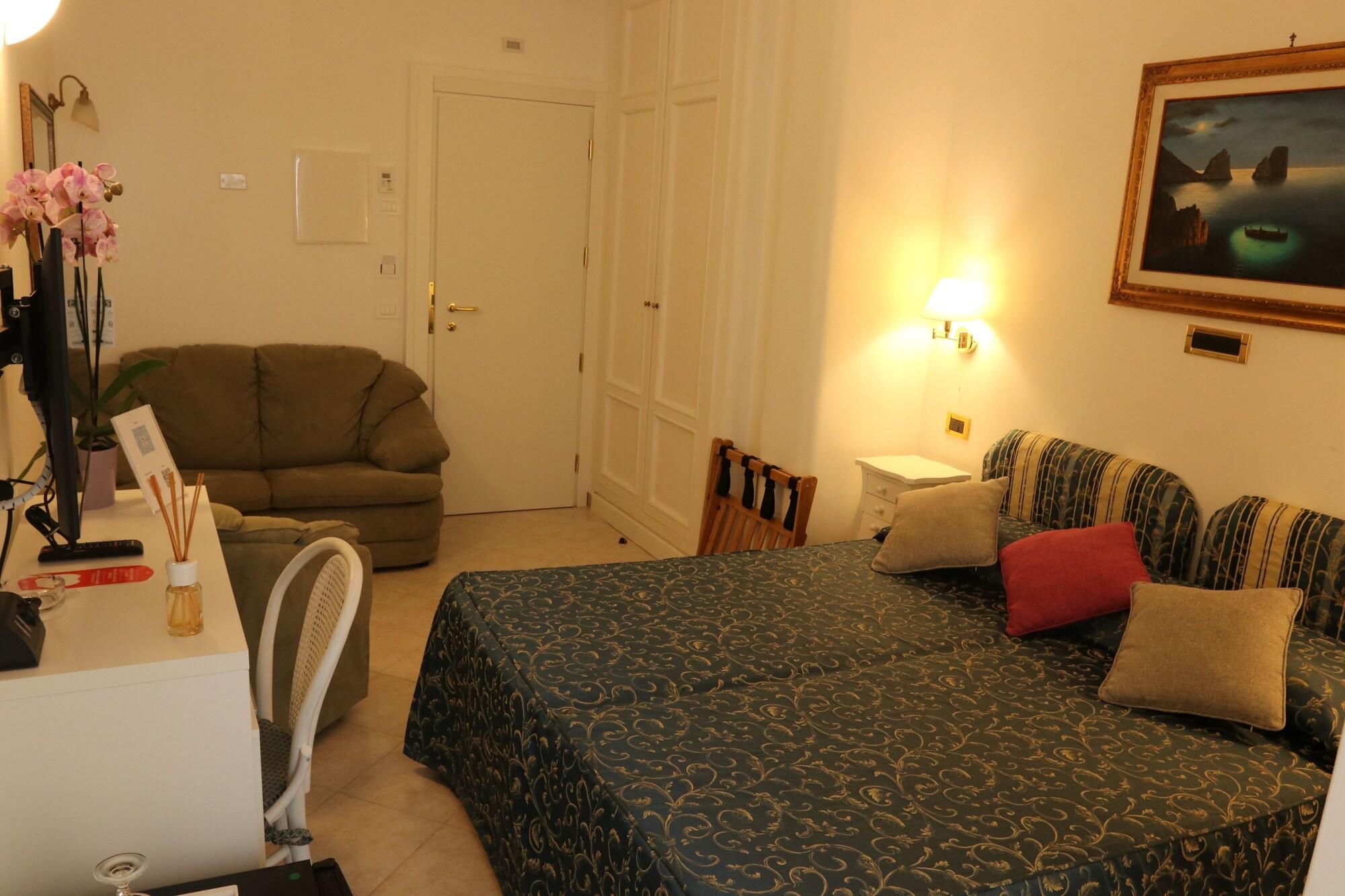 Capri Bougainville Hotel 4*