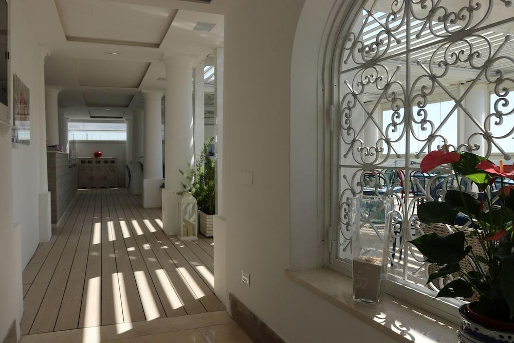 Capri Bougainville Luxury Boutique