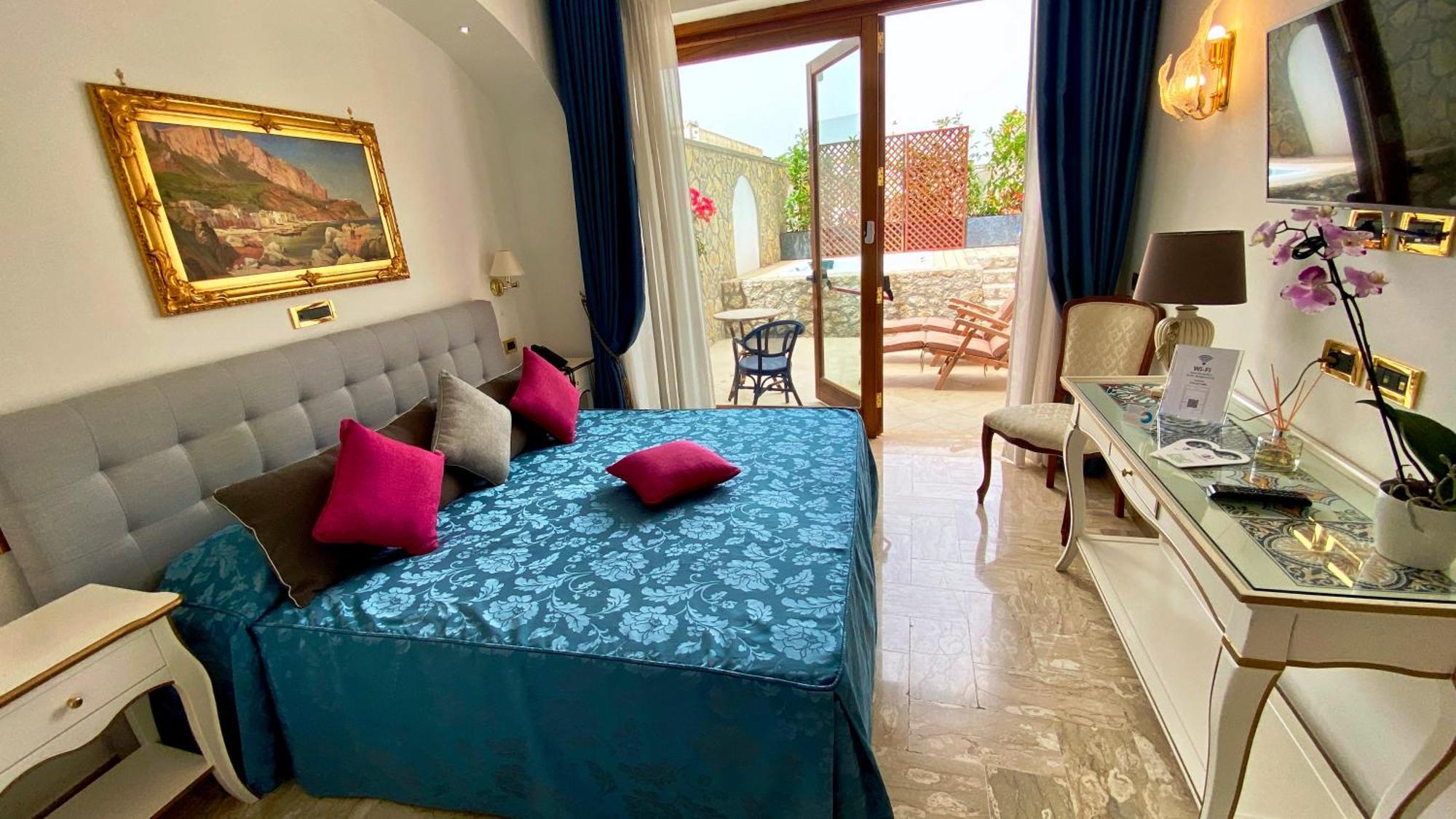 Capri Bougainville