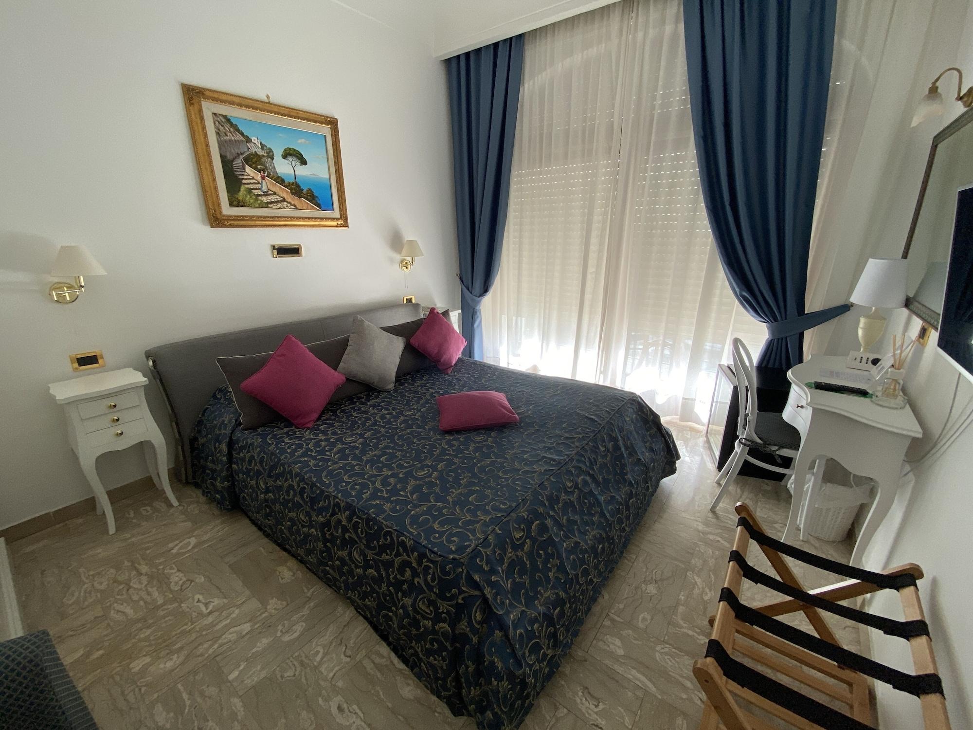 Capri Bougainville