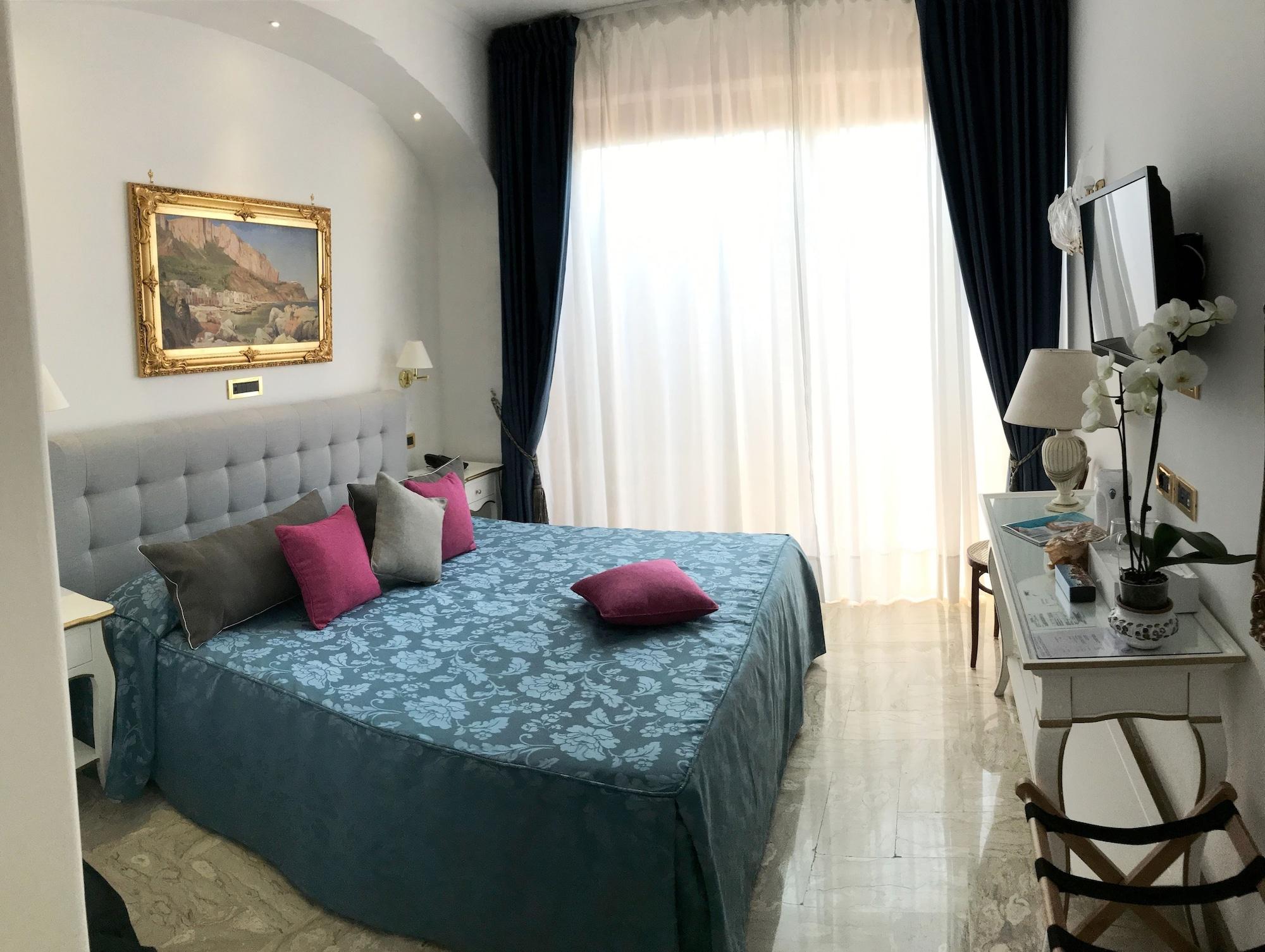Capri Bougainville Anacapri (Isola di Capri)