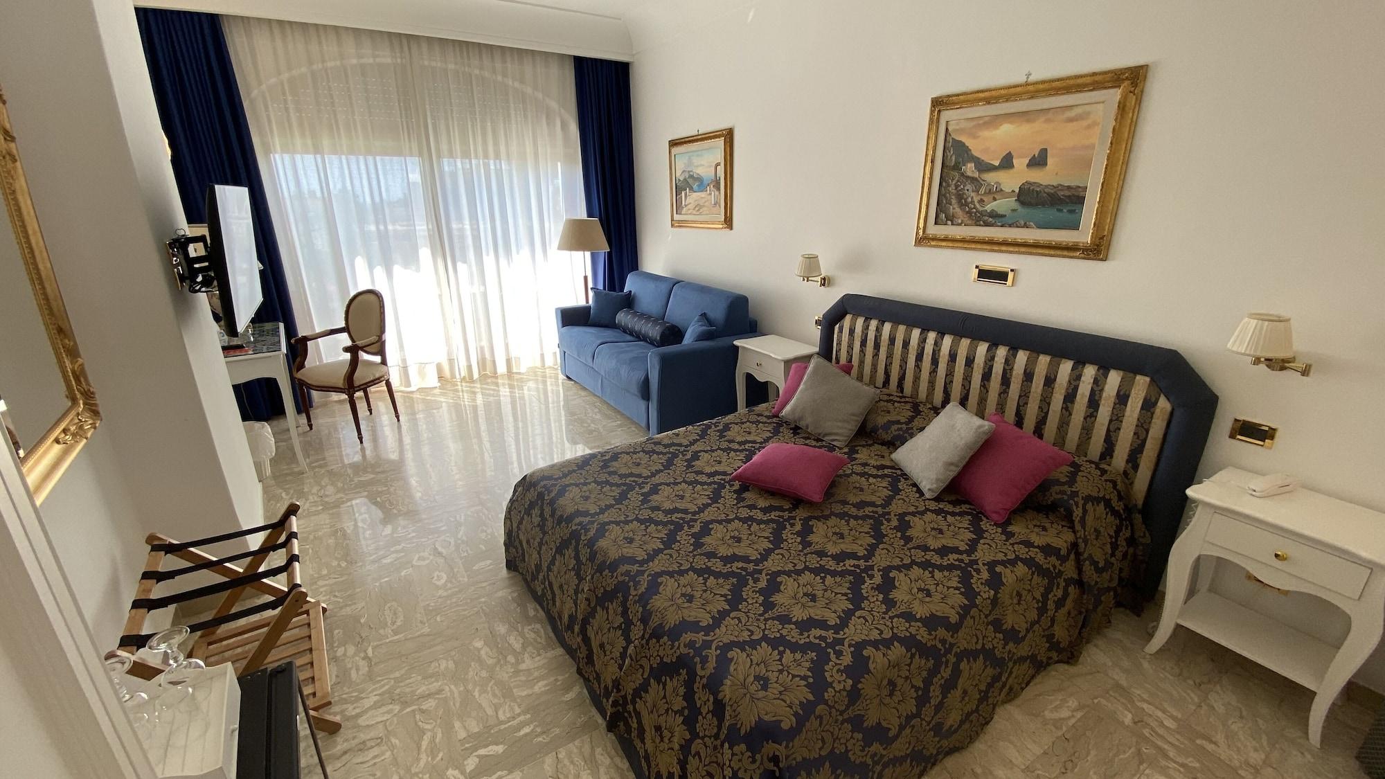Capri Bougainville Hotel 4*