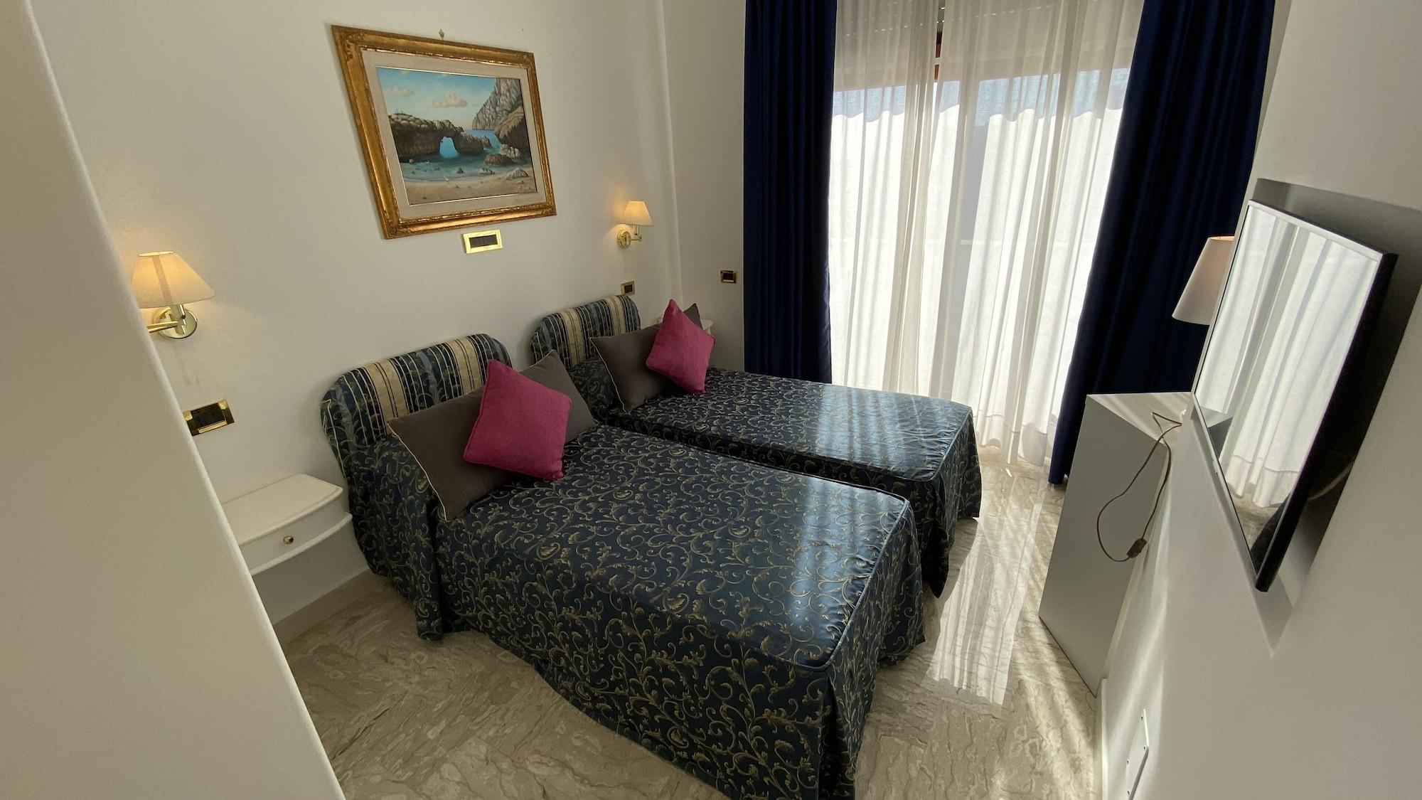 Capri Bougainville Hotel 4*