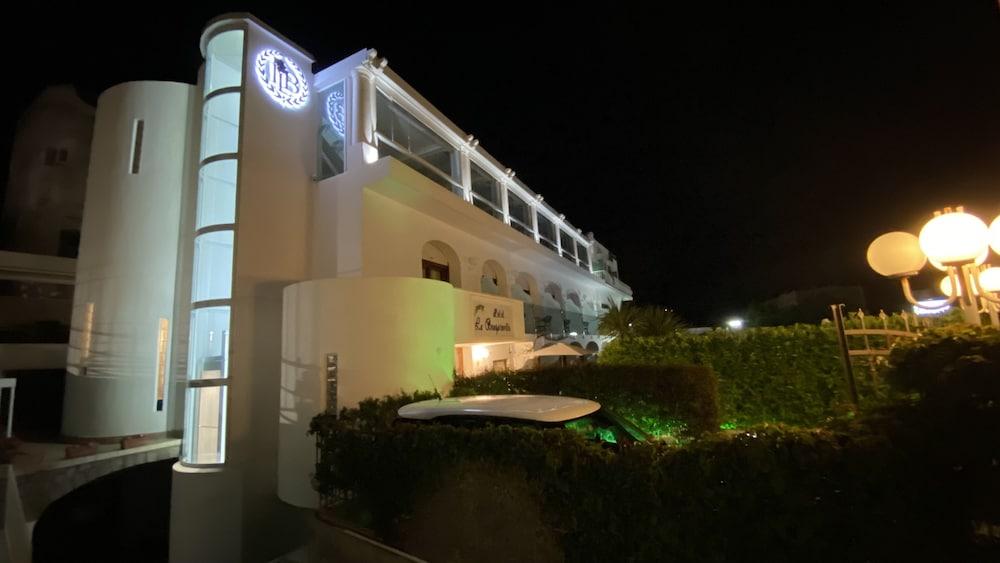 Hotel Capri Bougainville