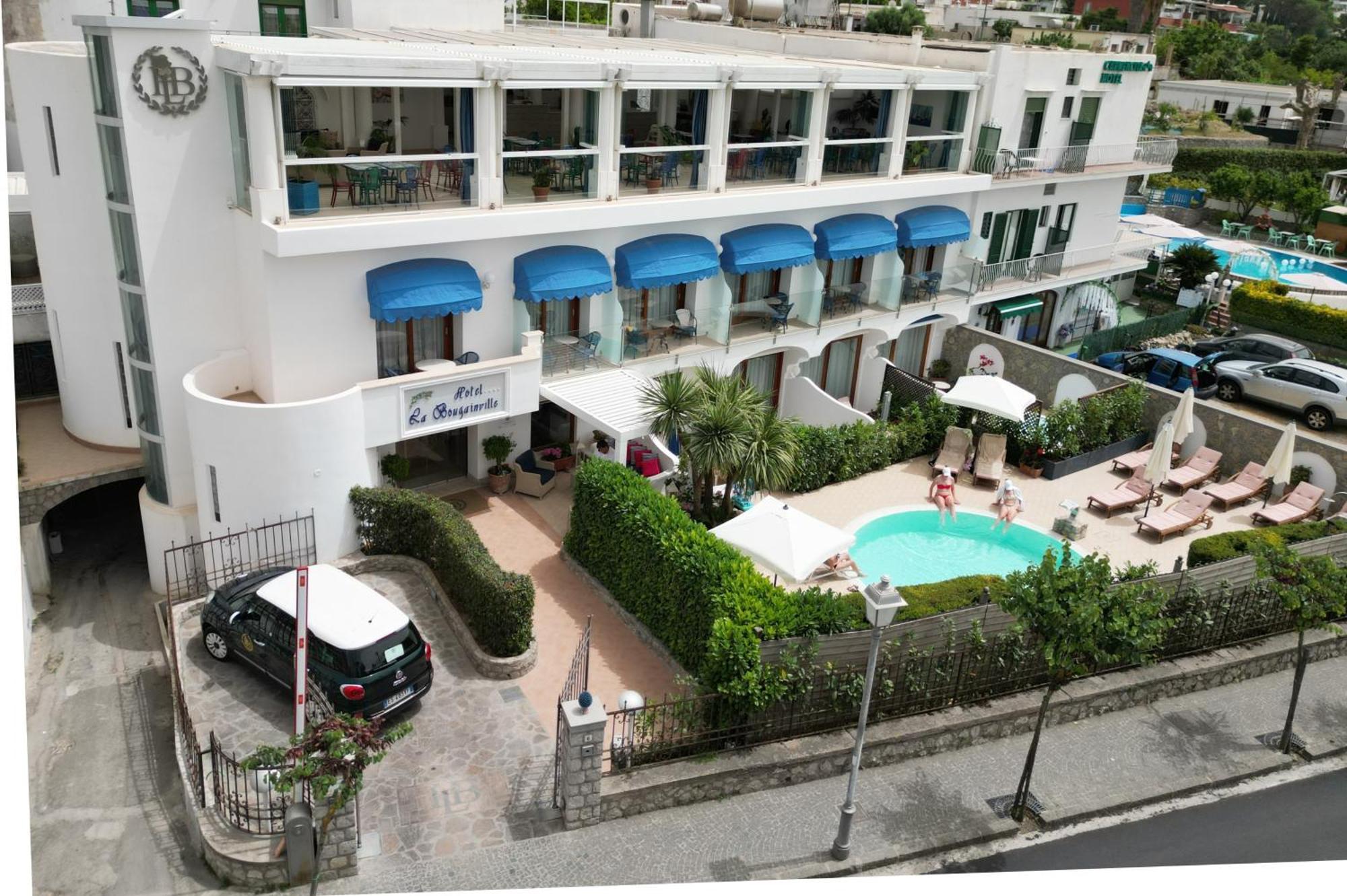 Capri Bougainville
