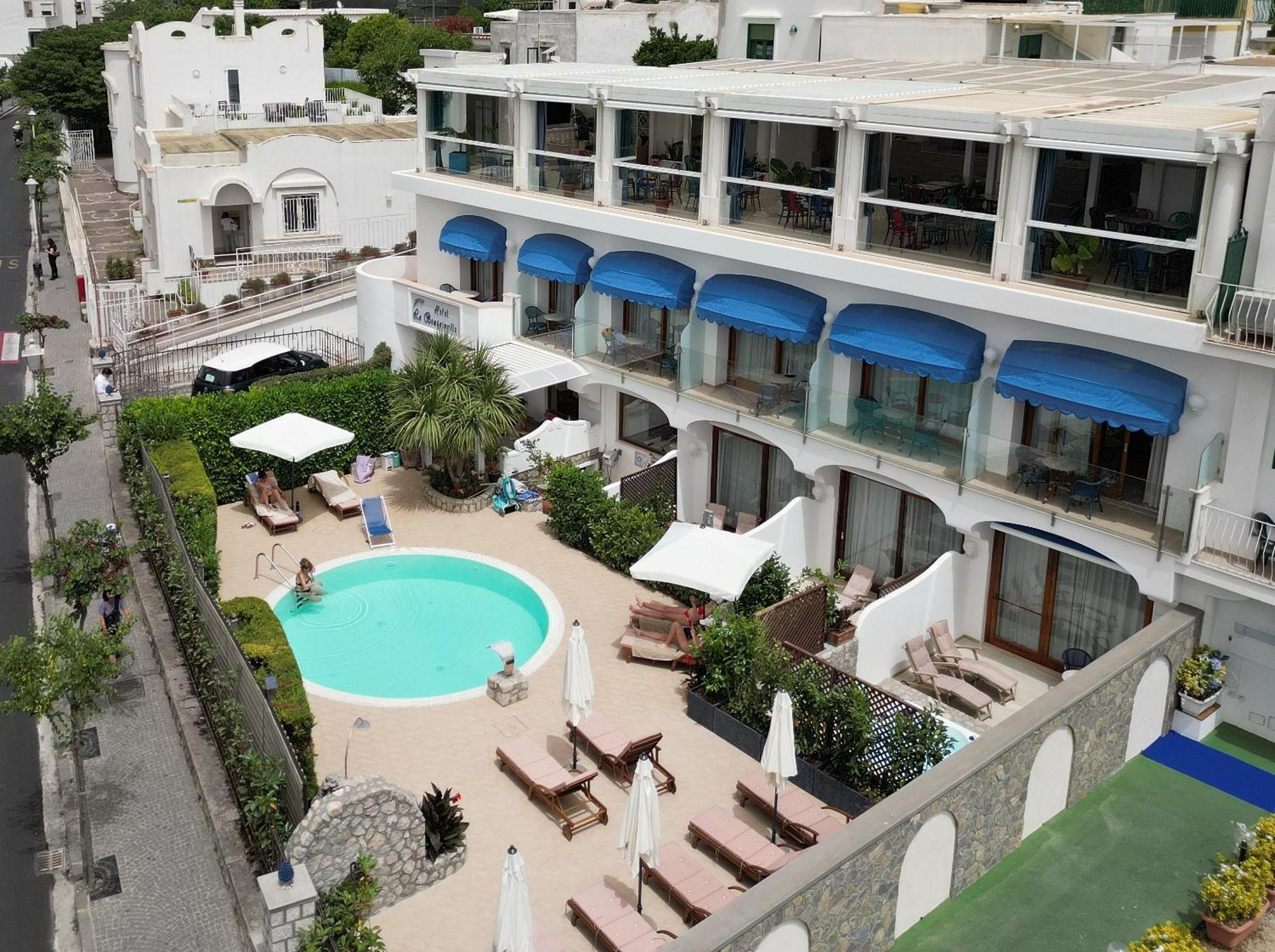 Capri Bougainville 4*