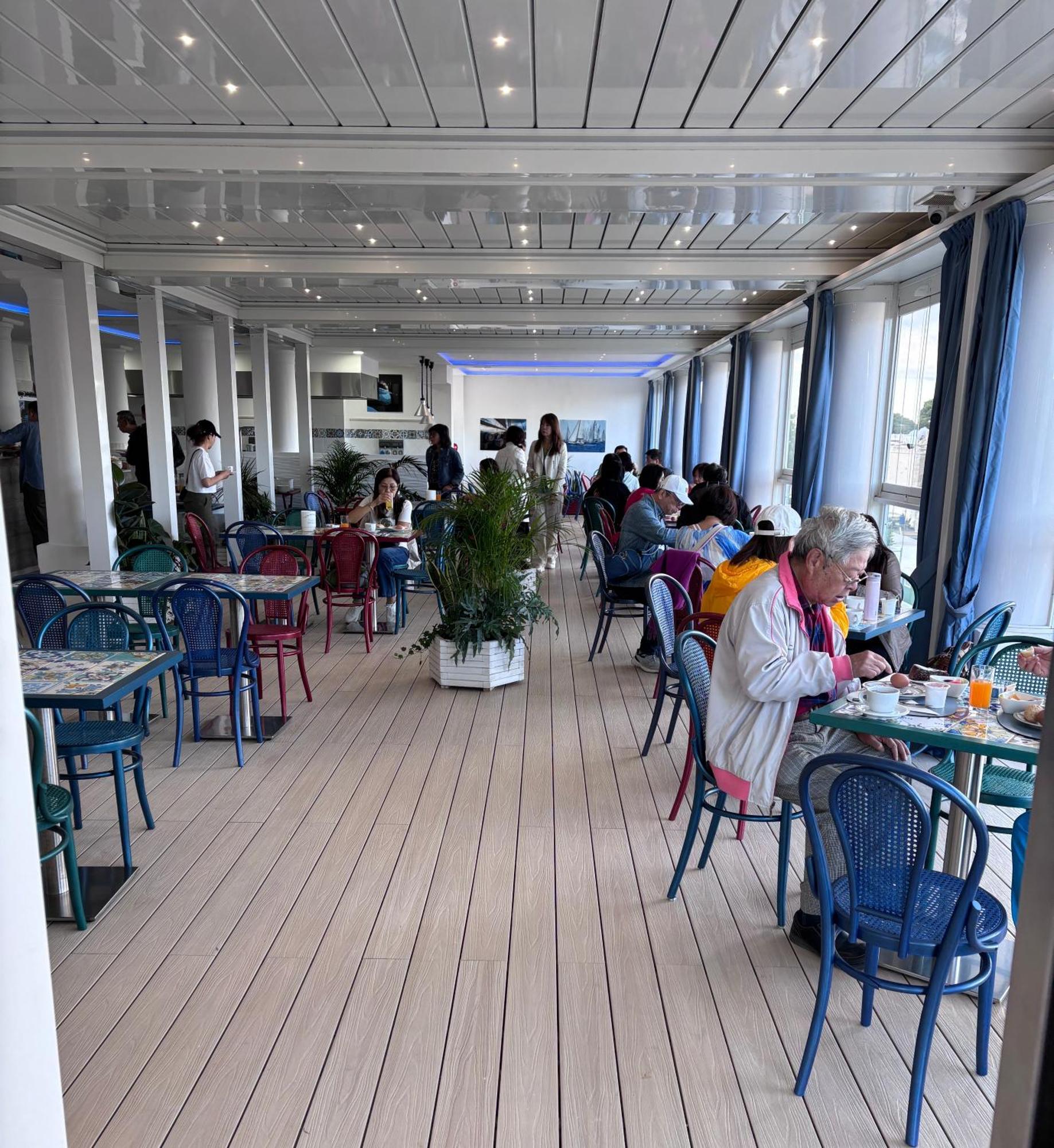 Capri Bougainville 4*